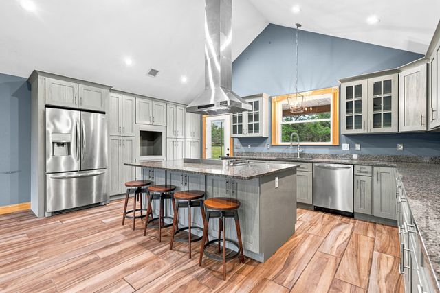 21 Cushing Ln, Acushnet, MA 02743