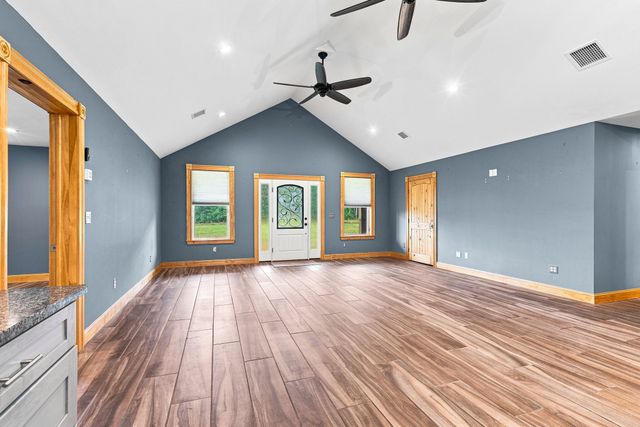 21 Cushing Ln, Acushnet, MA 02743