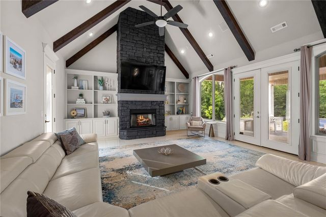 6300 W Northgate Road, Rogers, AR 72758