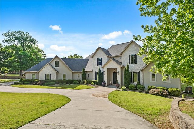 6300 W Northgate Road, Rogers, AR 72758