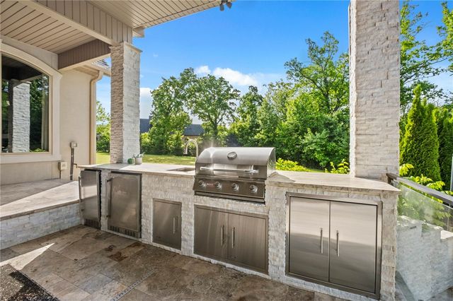 6300 W Northgate Road, Rogers, AR 72758