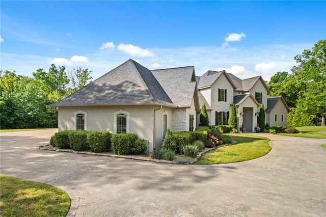 6300 W Northgate Road, Rogers, AR 72758