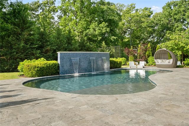 6300 W Northgate Road, Rogers, AR 72758