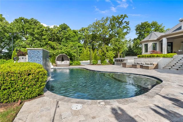 6300 W Northgate Road, Rogers, AR 72758
