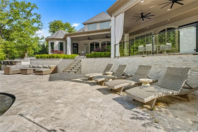 6300 W Northgate Road, Rogers, AR 72758