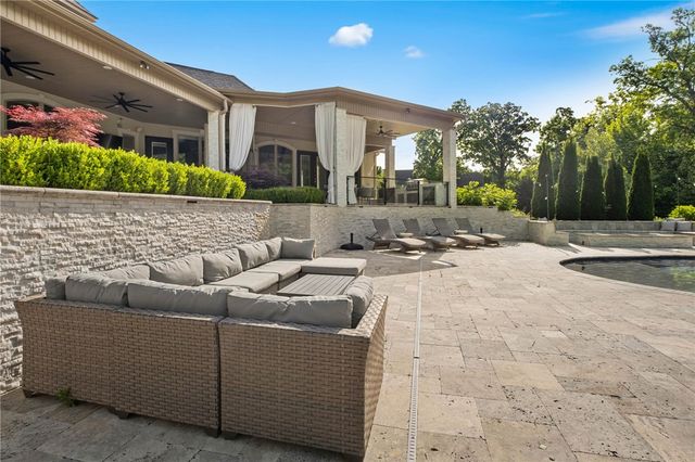 6300 W Northgate Road, Rogers, AR 72758