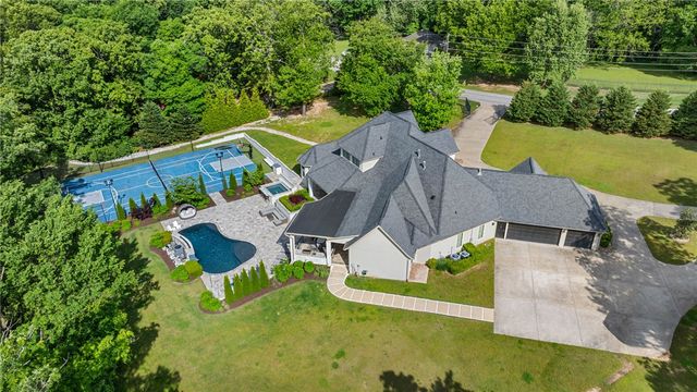 6300 W Northgate Road, Rogers, AR 72758