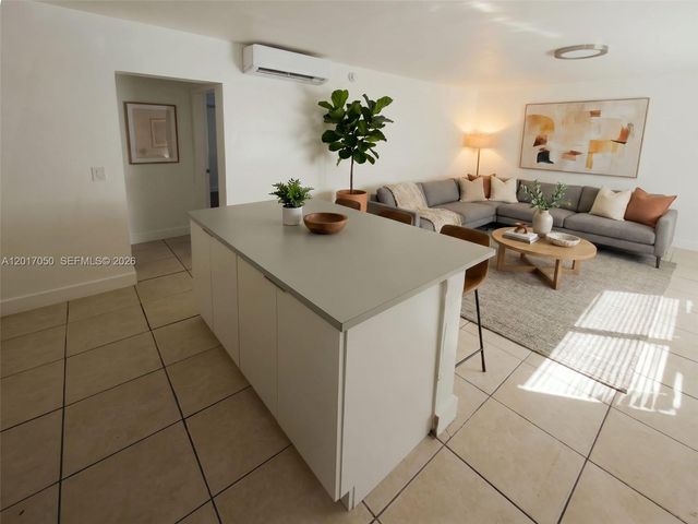 1989 N Glades Dr 6, North Miami Beach, FL 33162