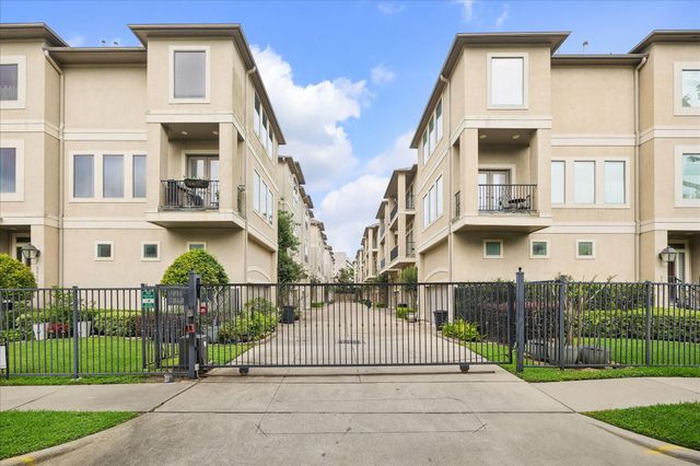 6832 Staffordshire Boulevard, Houston, TX 77030