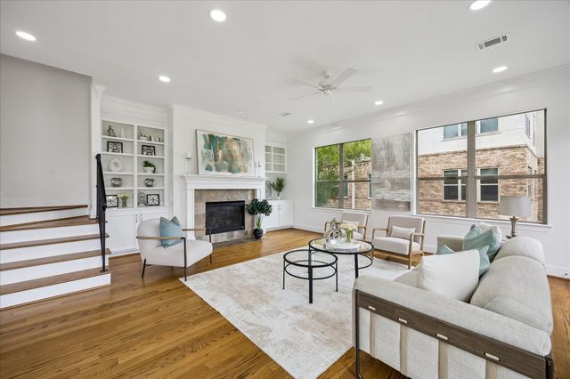 6832 Staffordshire Boulevard, Houston, TX 77030