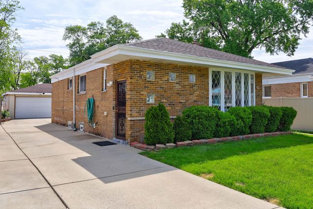 109 Rice Avenue, Bellwood, IL 60104