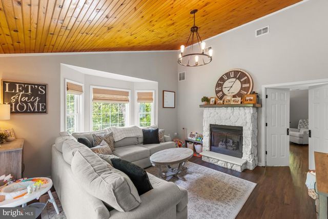 357 HUNTING RIDGE RD, Winchester, VA 22603