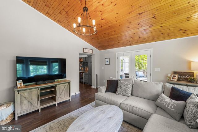357 HUNTING RIDGE RD, Winchester, VA 22603