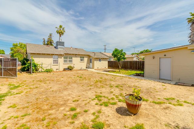 1612 Waverly Dr, Modesto, CA 95358