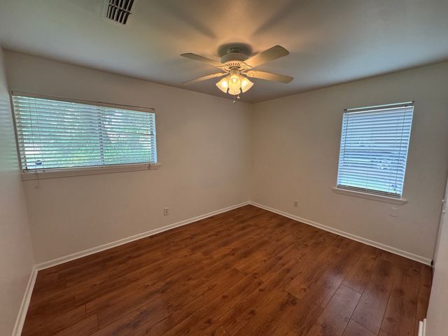 9458 Woodcrest Drive, Shreveport, LA 71118