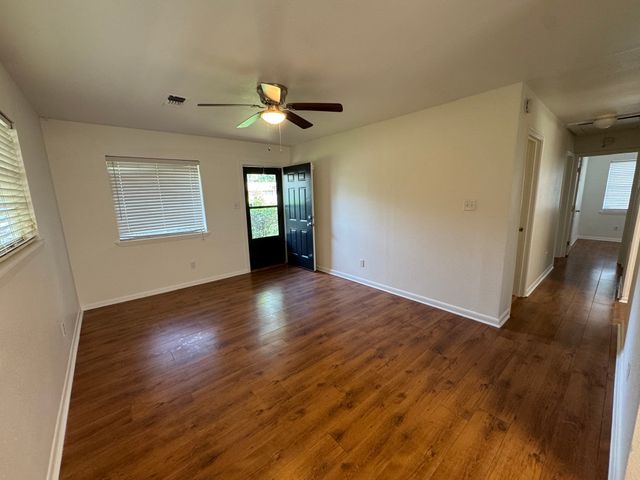 9458 Woodcrest Drive, Shreveport, LA 71118