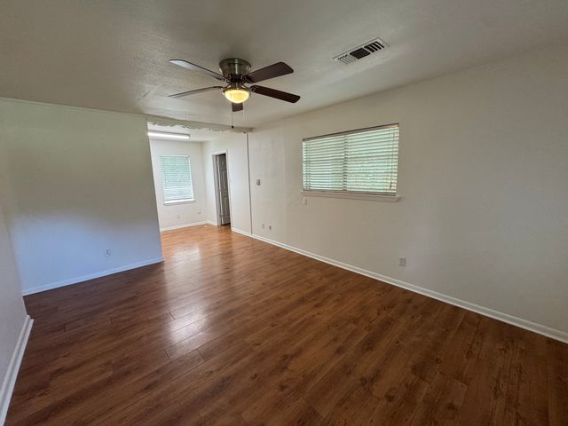9458 Woodcrest Drive, Shreveport, LA 71118