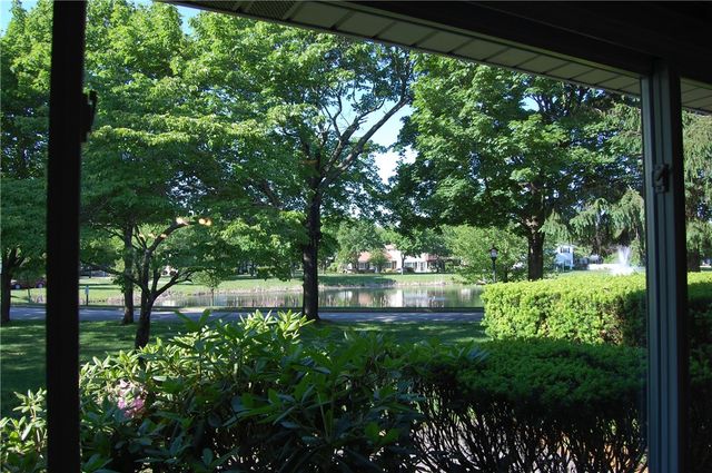 571 Pocasset Court, Warwick, RI 02886