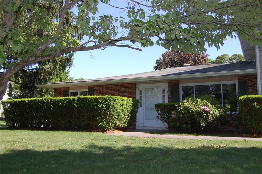 571 Pocasset Court, Warwick, RI 02886