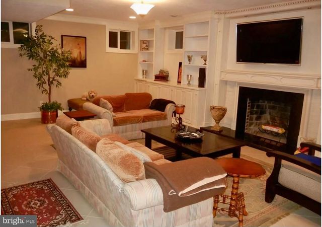 11105 ARDWICK DR, Rockville, MD 20852