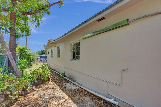 213 NW 34th Terrace, Miami, FL 33127