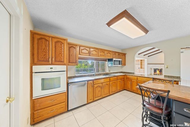 6323 Forest Bnd, San Antonio, TX 78240