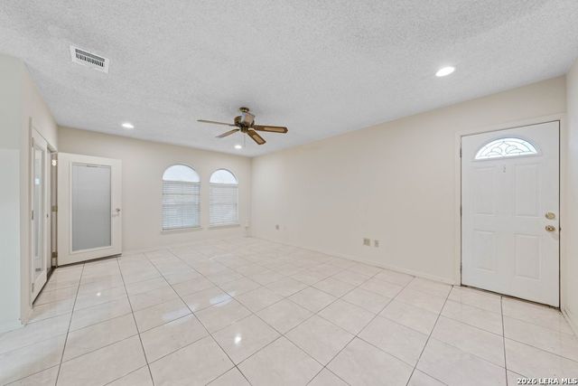 6323 Forest Bnd, San Antonio, TX 78240