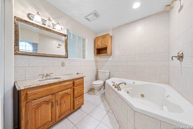 6323 Forest Bnd, San Antonio, TX 78240