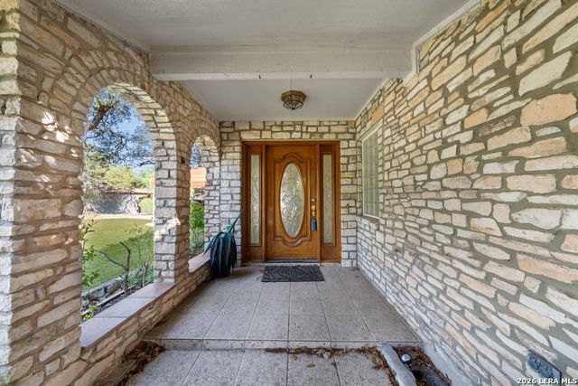 6323 Forest Bnd, San Antonio, TX 78240