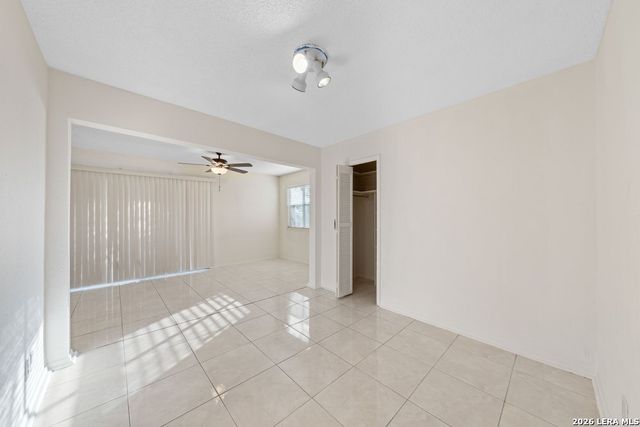 6323 Forest Bnd, San Antonio, TX 78240