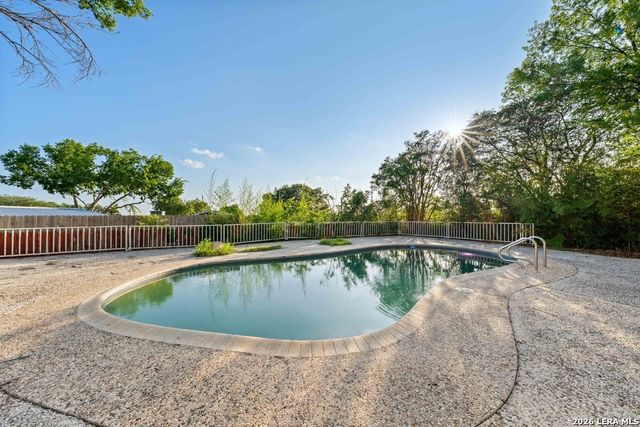 6323 Forest Bnd, San Antonio, TX 78240