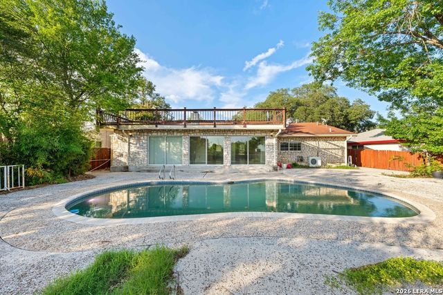 6323 Forest Bnd, San Antonio, TX 78240