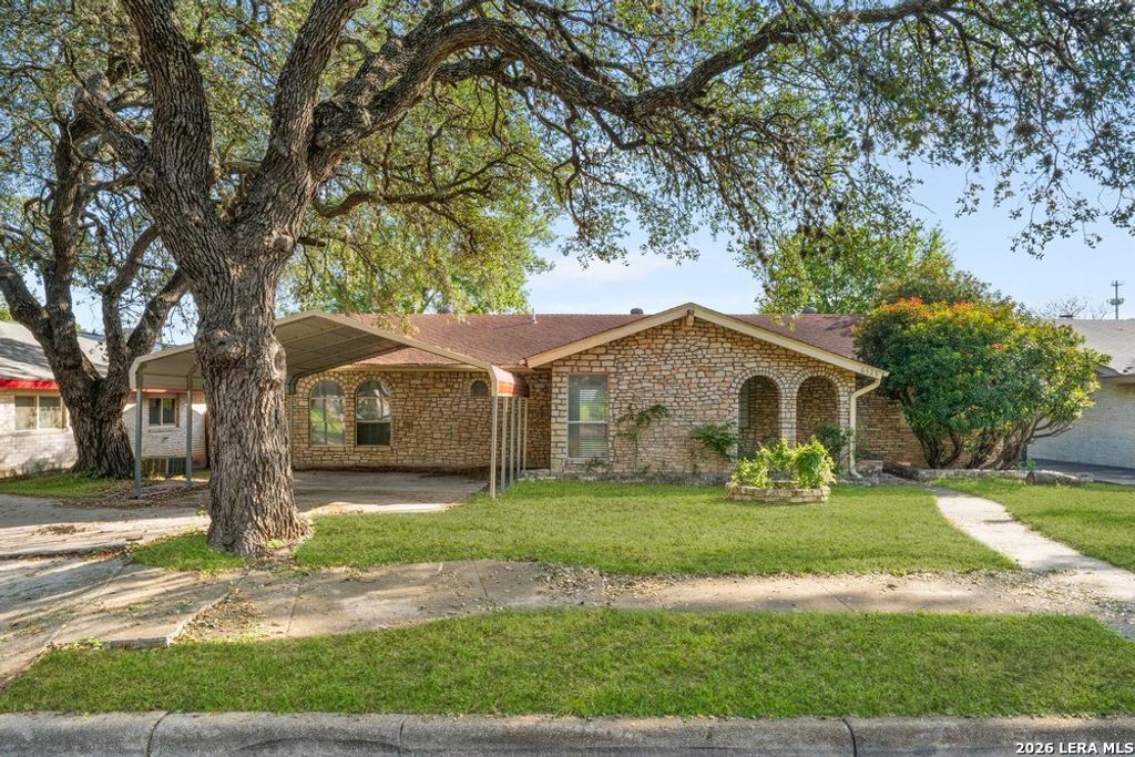 6323 Forest Bnd, San Antonio, TX 78240