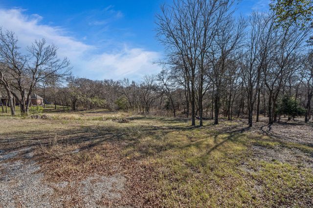 109 Falls Creek Lane, Gunter, TX 75058