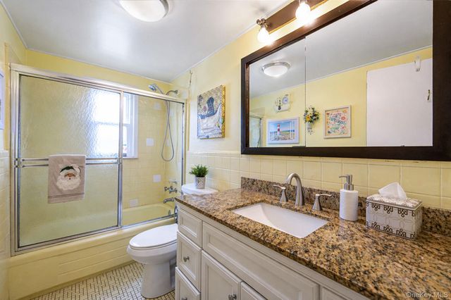 1010 Bay 25th Street, Far Rockaway, NY 11691