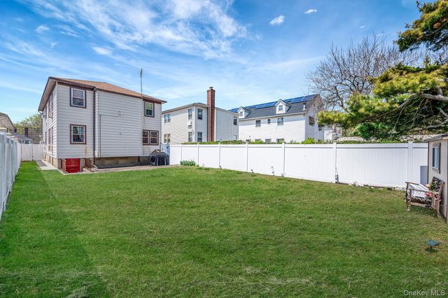 1010 Bay 25th Street, Far Rockaway, NY 11691
