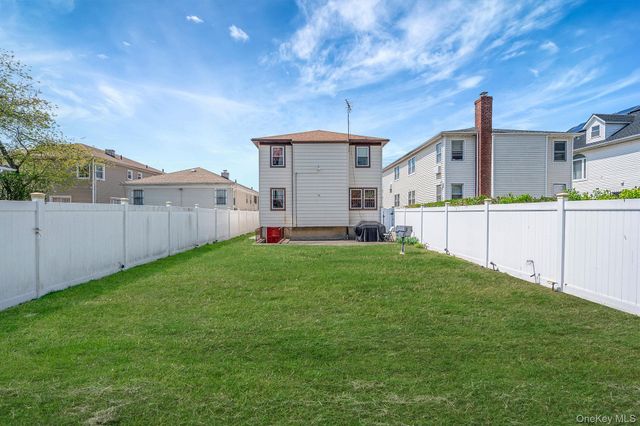 1010 Bay 25th Street, Far Rockaway, NY 11691