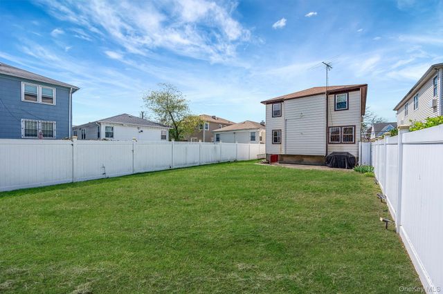 1010 Bay 25th Street, Far Rockaway, NY 11691