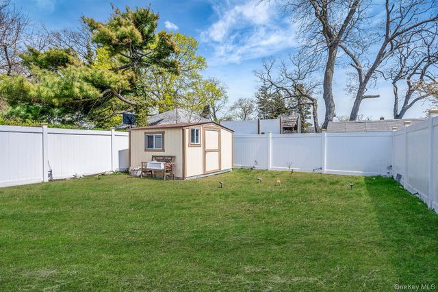 1010 Bay 25th Street, Far Rockaway, NY 11691
