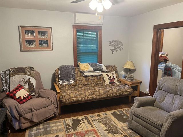 N11364 COUNTY ROAD P, Iola, WI 54945