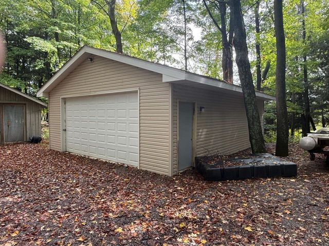 N11364 COUNTY ROAD P, Iola, WI 54945
