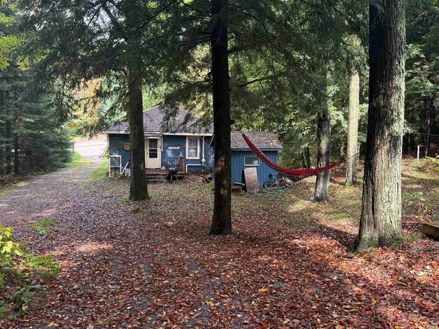 N11364 COUNTY ROAD P, Iola, WI 54945