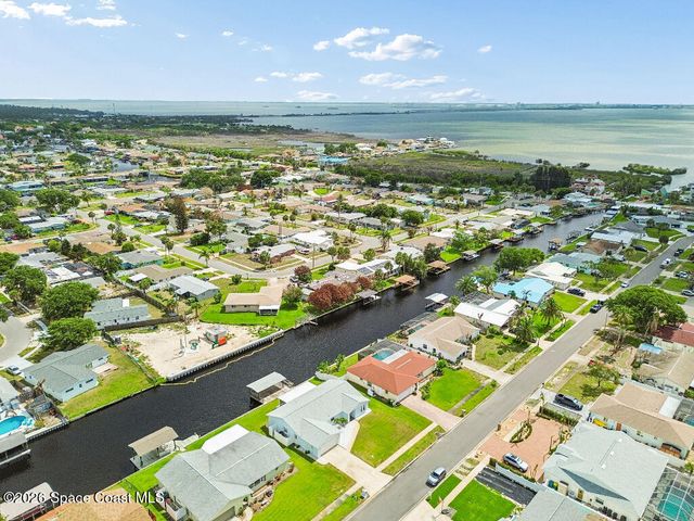 1940 Porpoise Street, Merritt Island, FL 32952