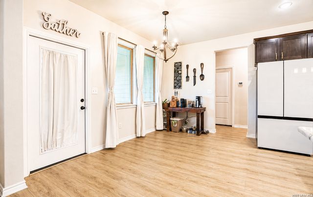 3137 County Road 5710, Devine, TX 78016