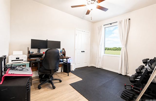 3137 County Road 5710, Devine, TX 78016