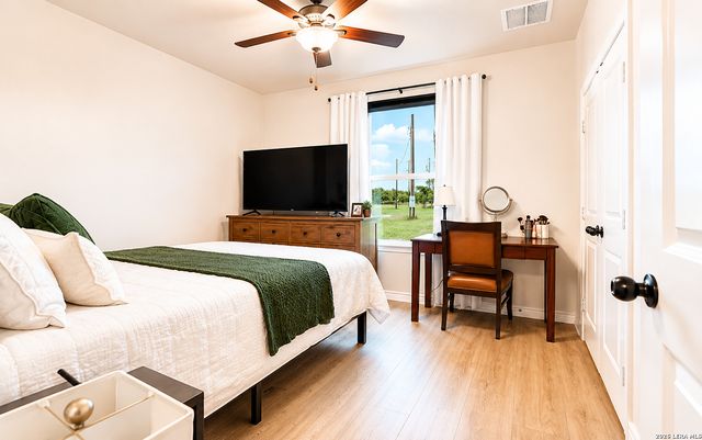 3137 County Road 5710, Devine, TX 78016