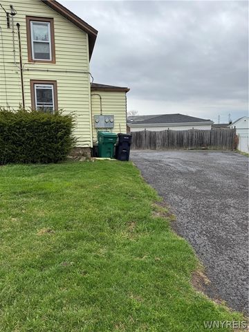 9604 Cayuga Drive, Niagara Falls, NY 14304