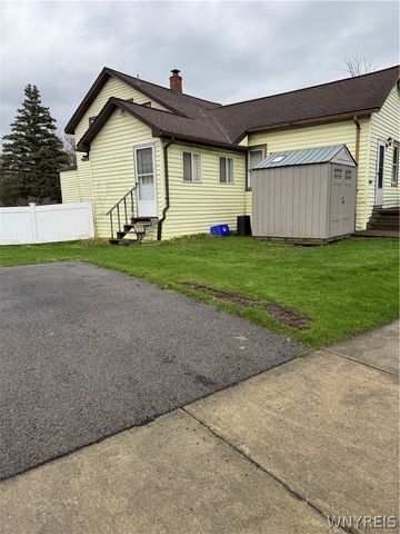 9604 Cayuga Drive, Niagara Falls, NY 14304