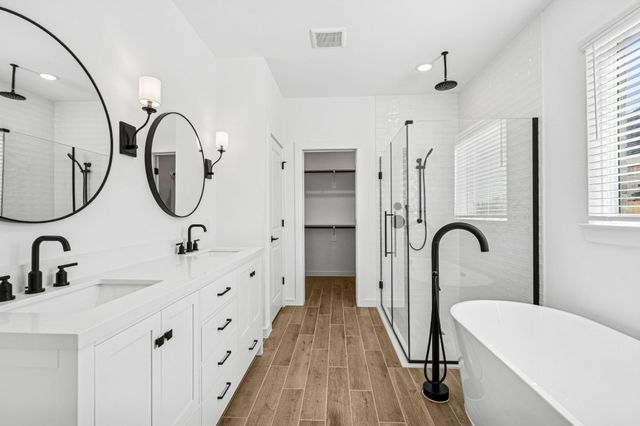 11402 Old Fashion Circle, Mont Belvieu, TX 77535