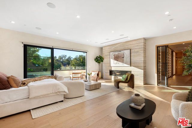 5345 Encino Avenue, Encino (los Angeles), CA 91316